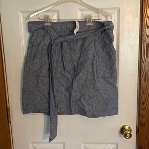 Ann Taylor Gray skirt size 14.